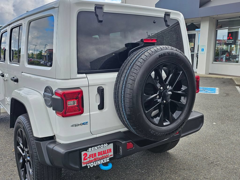 Used 2024 Jeep Wrangler Unlimited Sahara AWD/4WD image 10