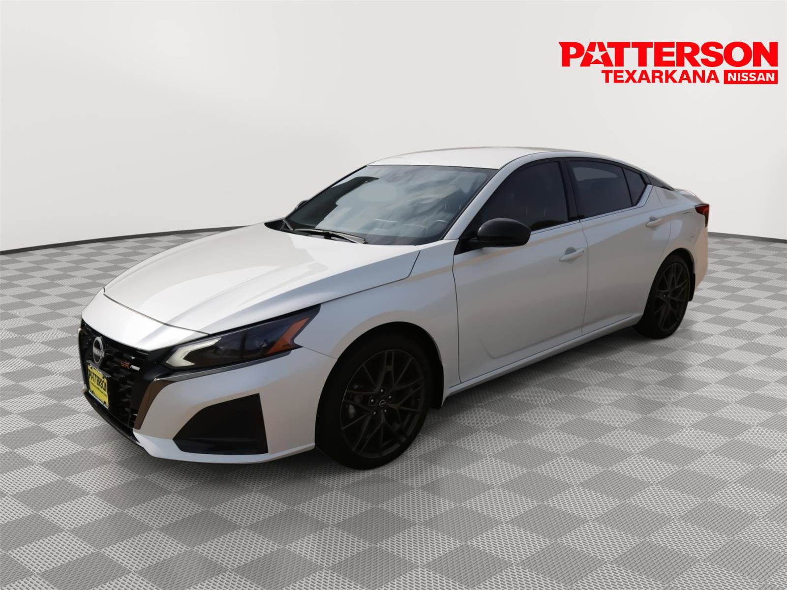 Used 2025 Nissan Altima 2.5 SR FWD image 1