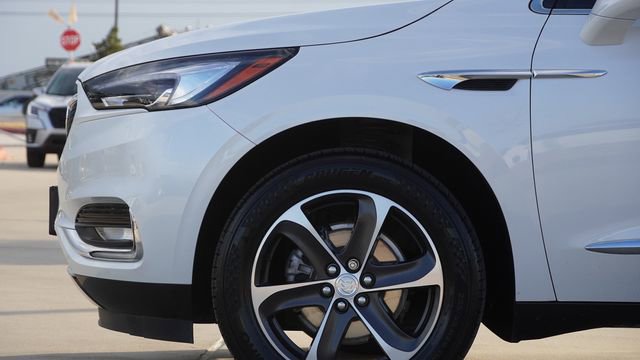 Used 2021 Buick Enclave Essence w/ Sport Touring Edition image 5