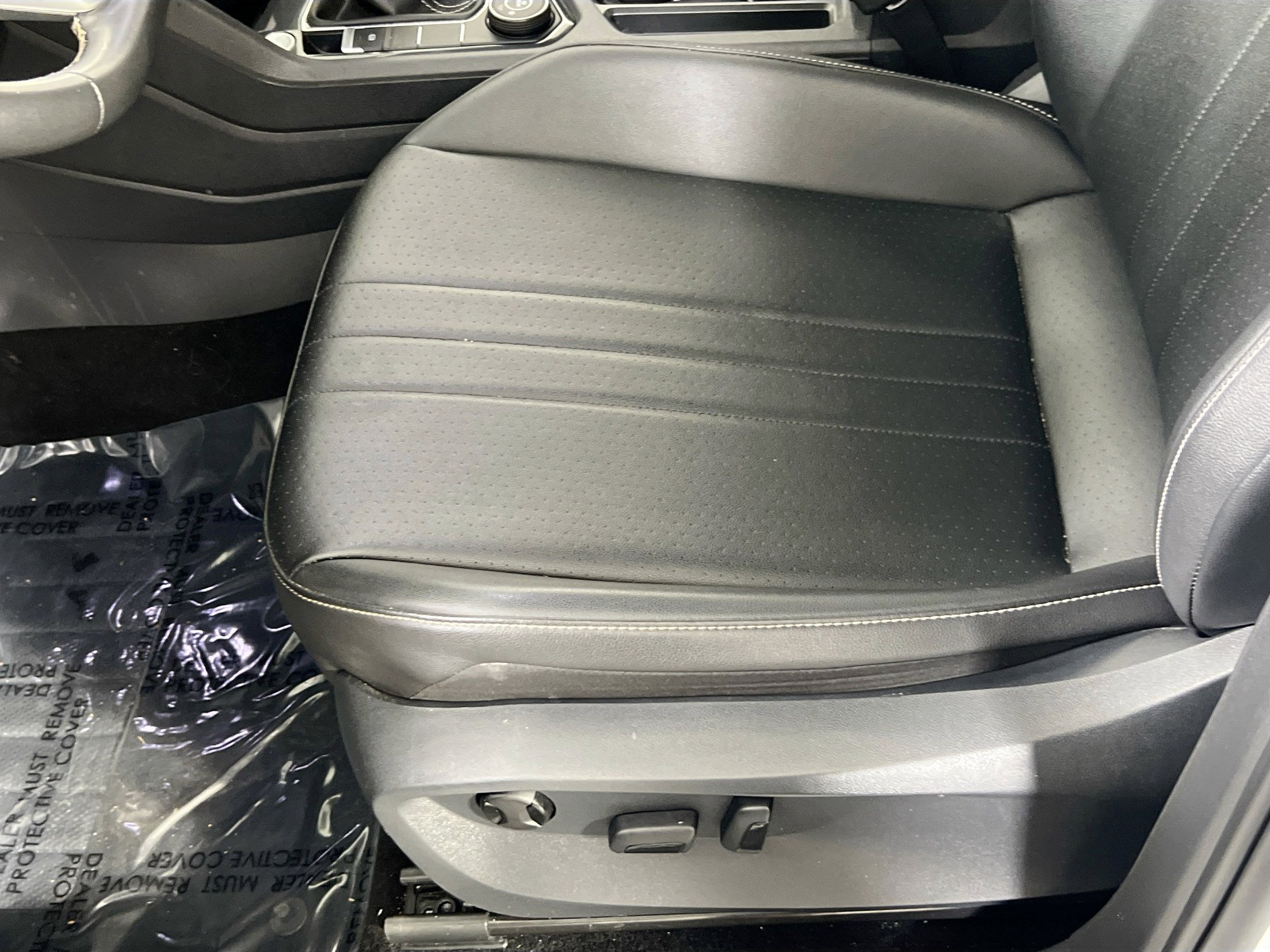 Used 2022 Volkswagen Tiguan SE image 18