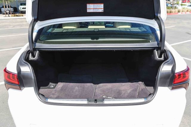 Used 2022 Lexus LS 500 w/ Accessory Package (Z1) image 30