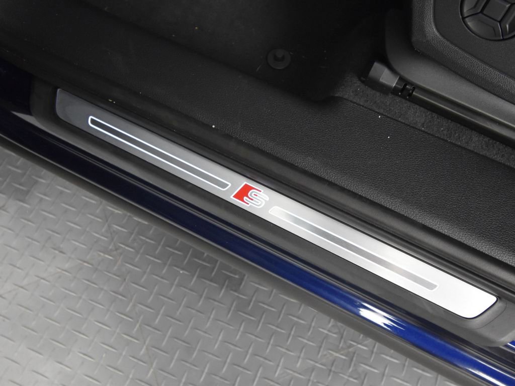 New 2025 Audi Q3 2.0T Premium image 17