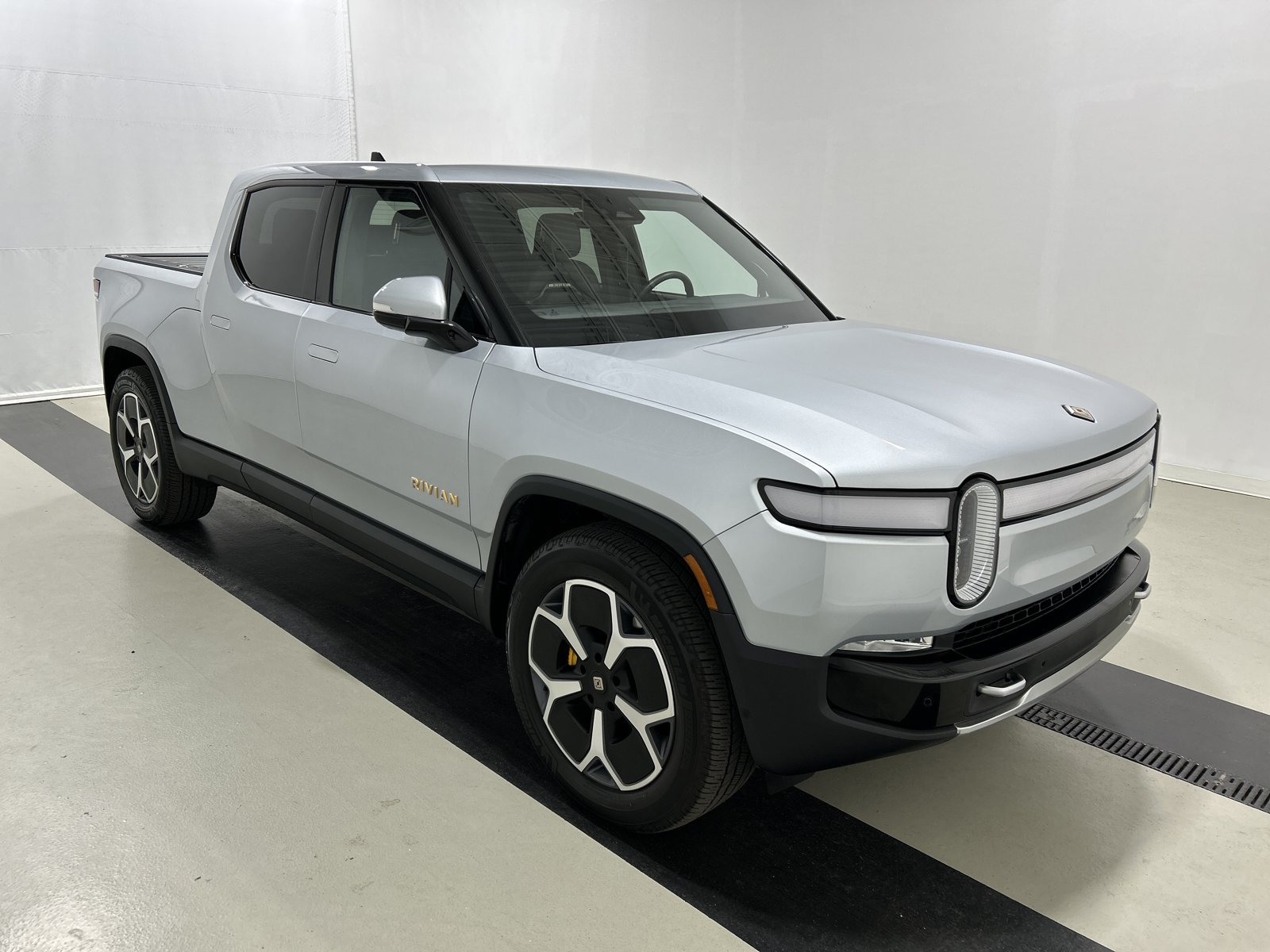 Used 2024 Rivian R1T Adventure AWD/4WD image 7