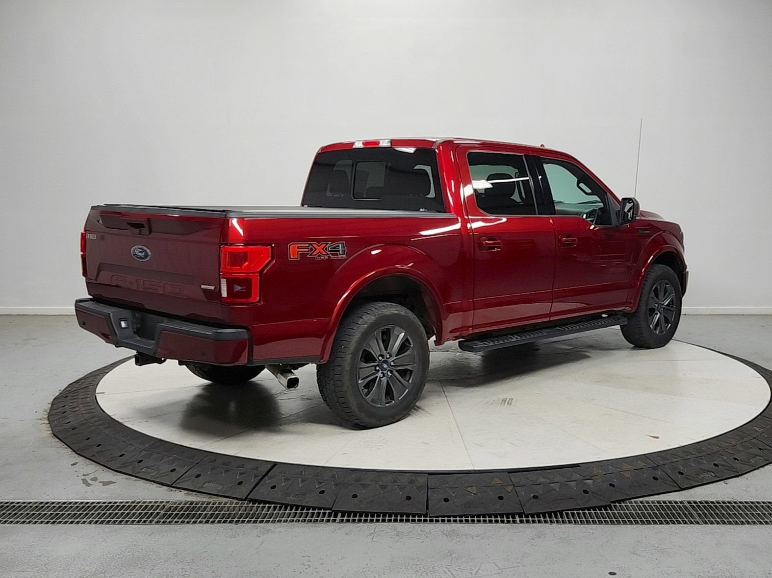 Used 2018 Ford F150 Lariat w/ Equipment Group 502A Luxury AWD/4WD image 8