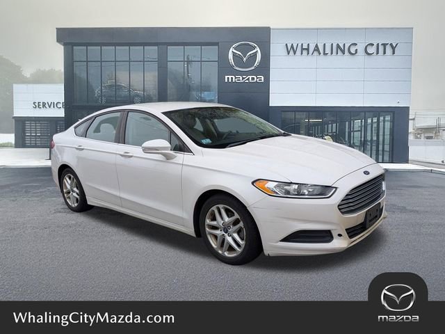 Used 2015 Ford Fusion SE FWD image 1