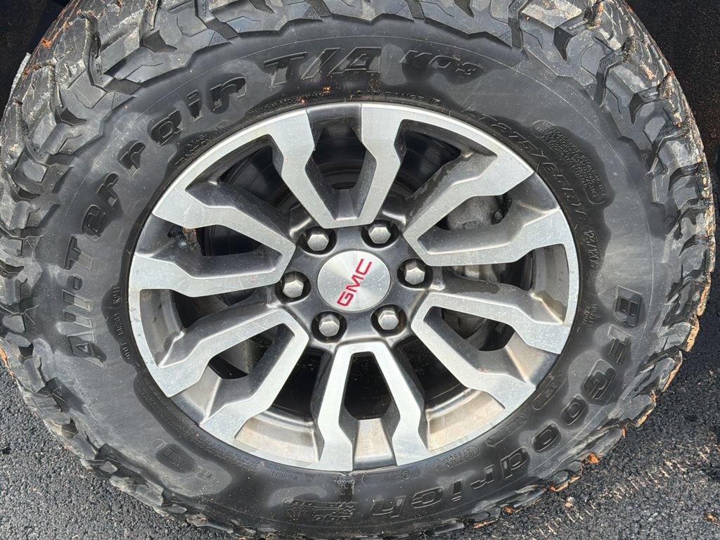 Used 2022 GMC Sierra 1500 AT4 w/ AT4 Carbonpro Edition AWD/4WD image 11