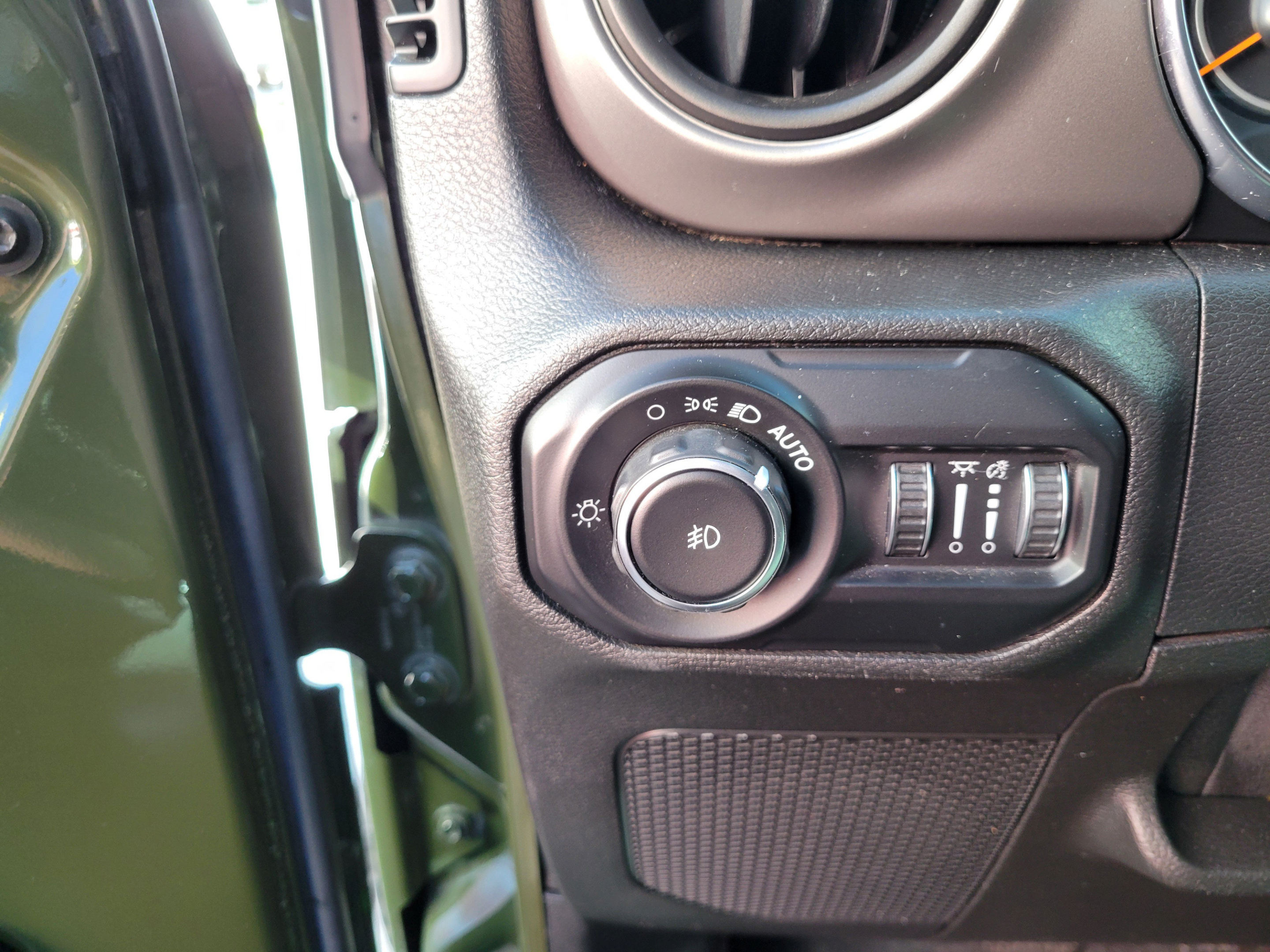 Used 2021 Jeep Wrangler Unlimited Sport AWD/4WD image 25