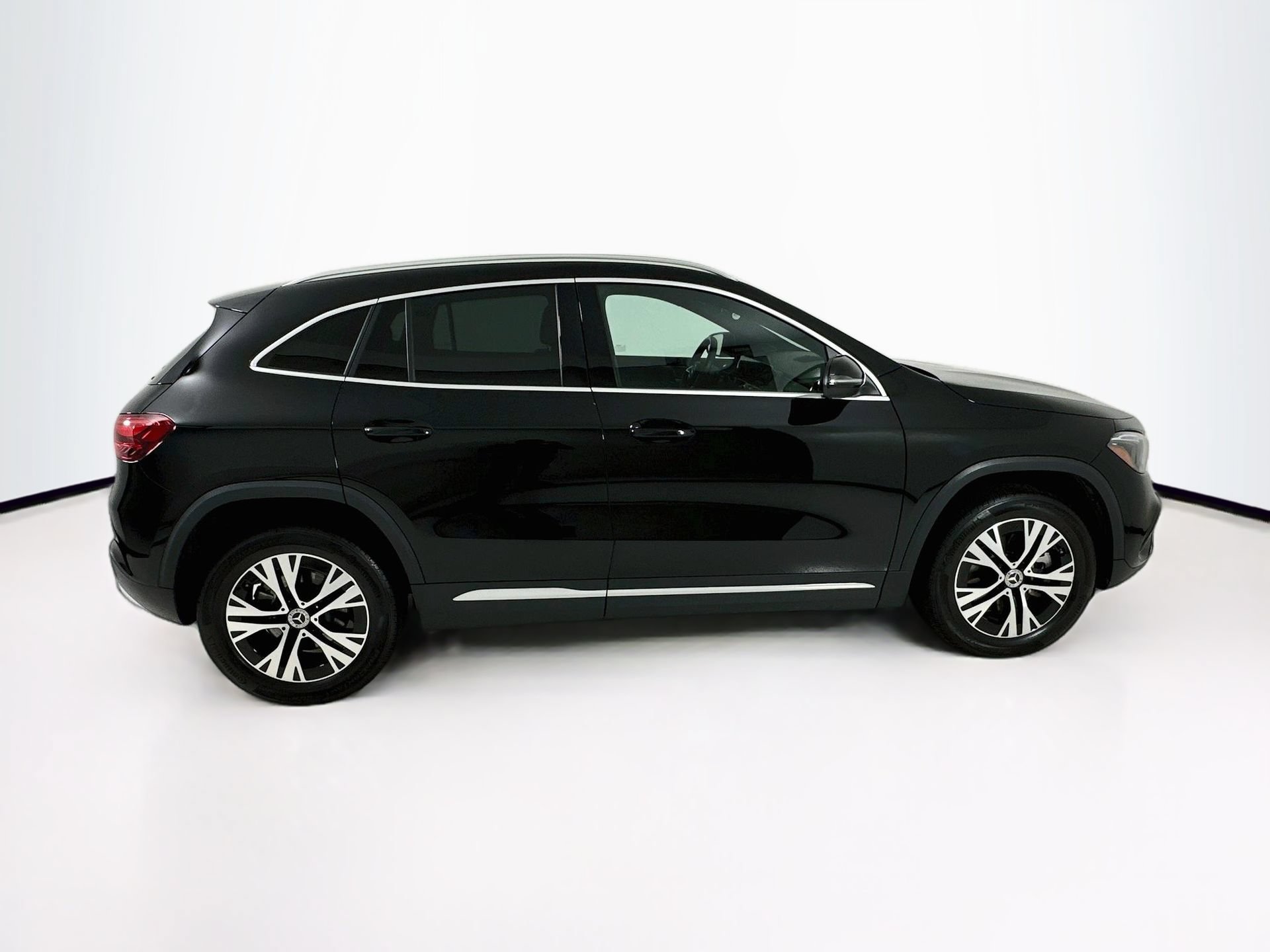 Used 2025 Mercedes-Benz GLA 250 image 9