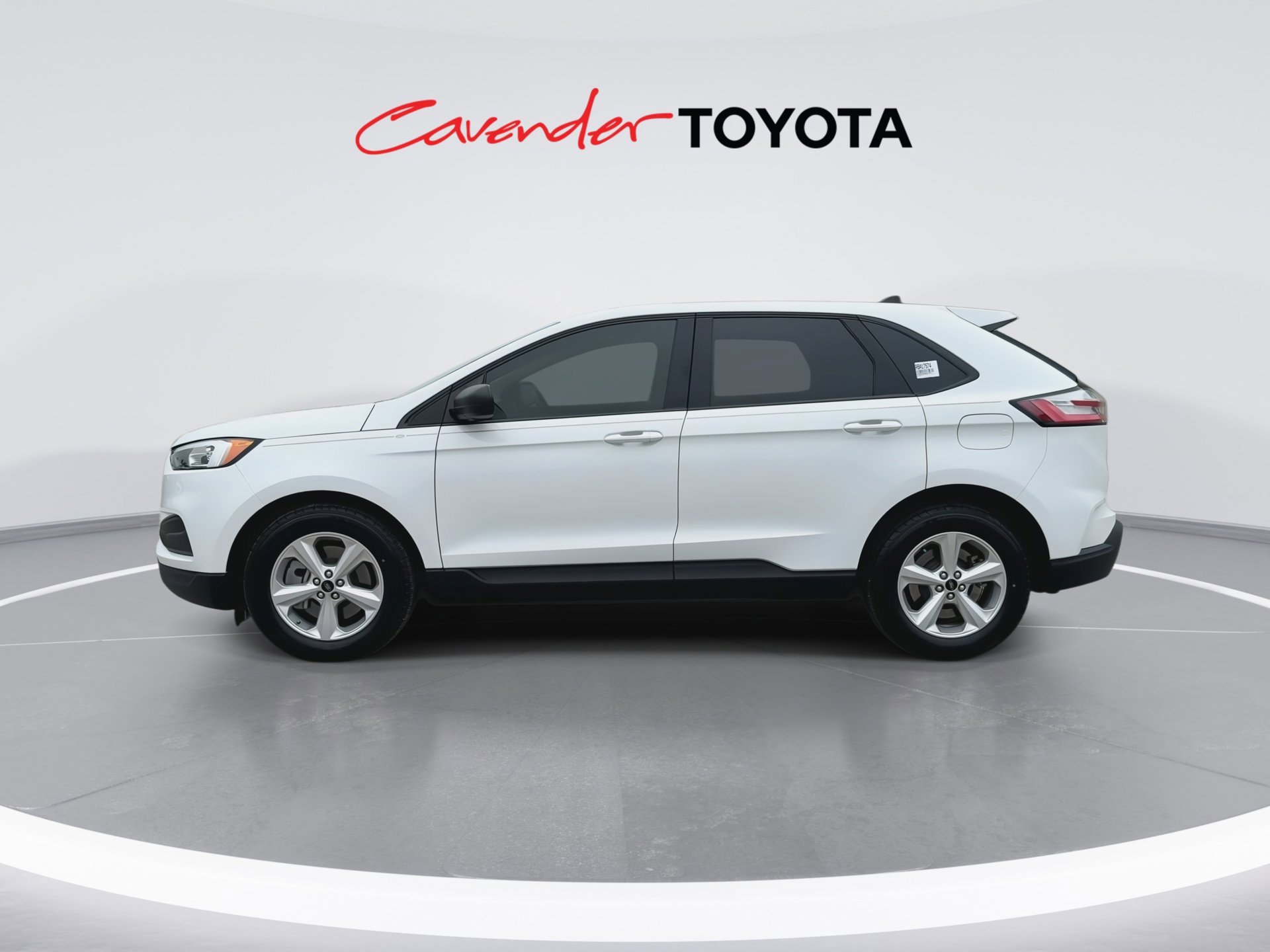 Used 2024 Ford Edge SE AWD/4WD image 5