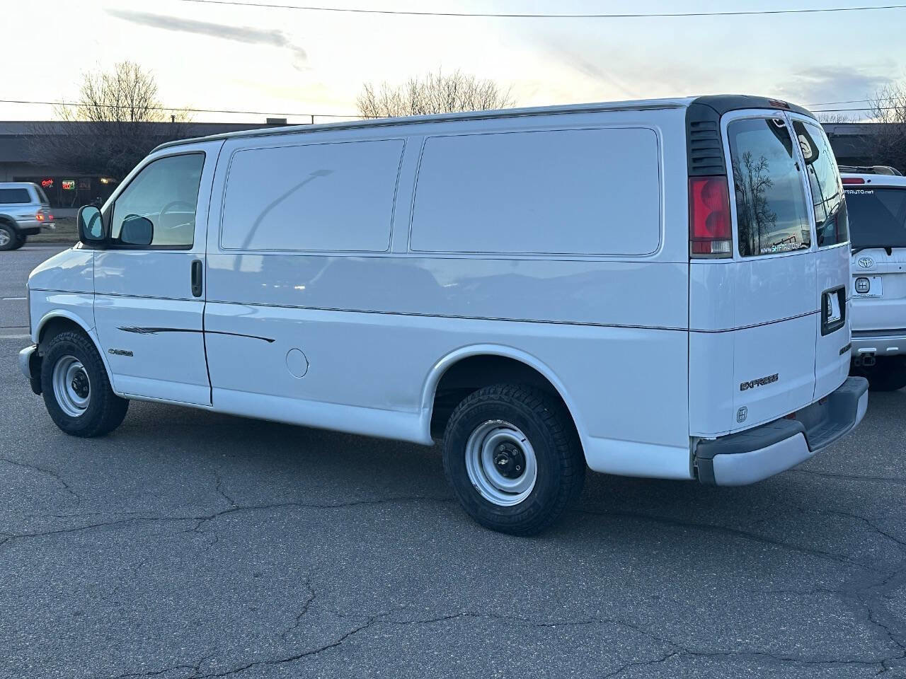 Used 2001 Chevrolet Express 1500 image 8