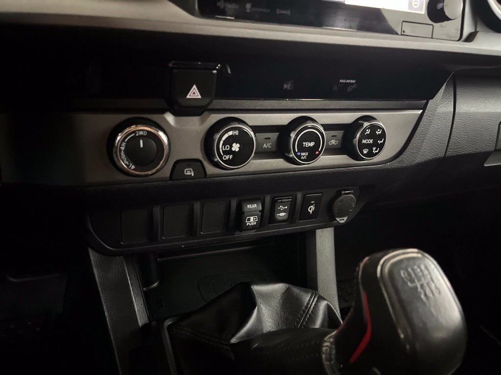 Used 2018 Toyota Tacoma TRD Off-Road AWD/4WD image 70