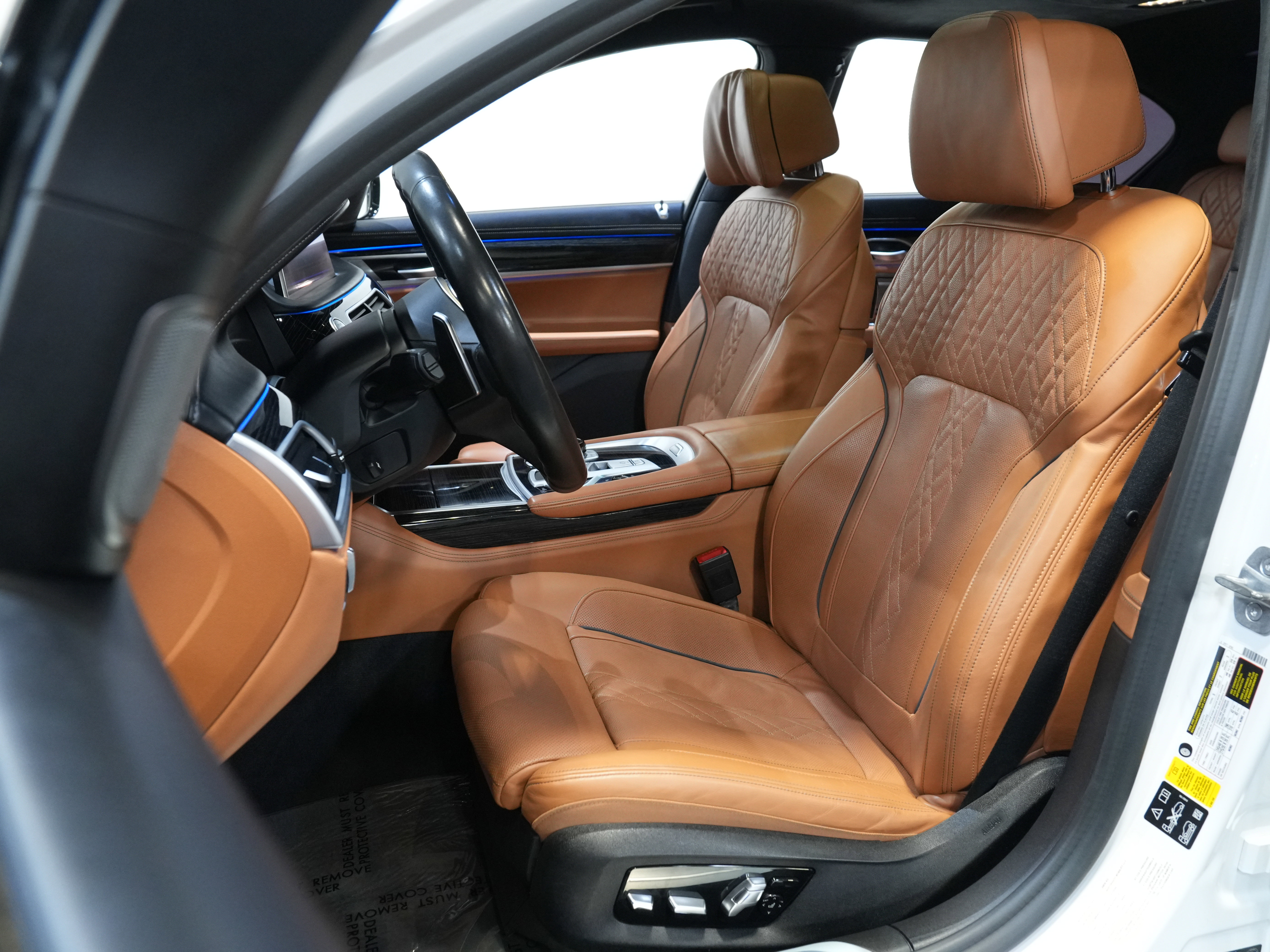 Used 2020 BMW 750i xDrive image 31