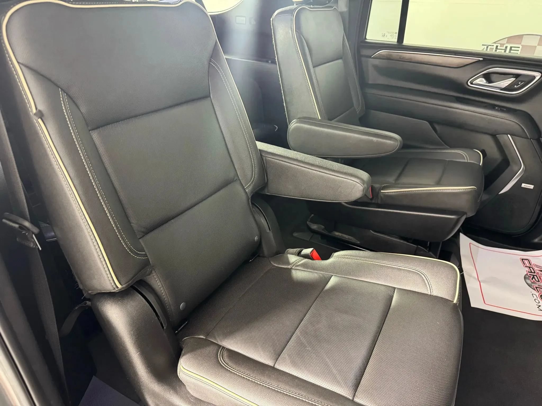 Used 2024 Chevrolet Suburban Premier AWD/4WD image 39