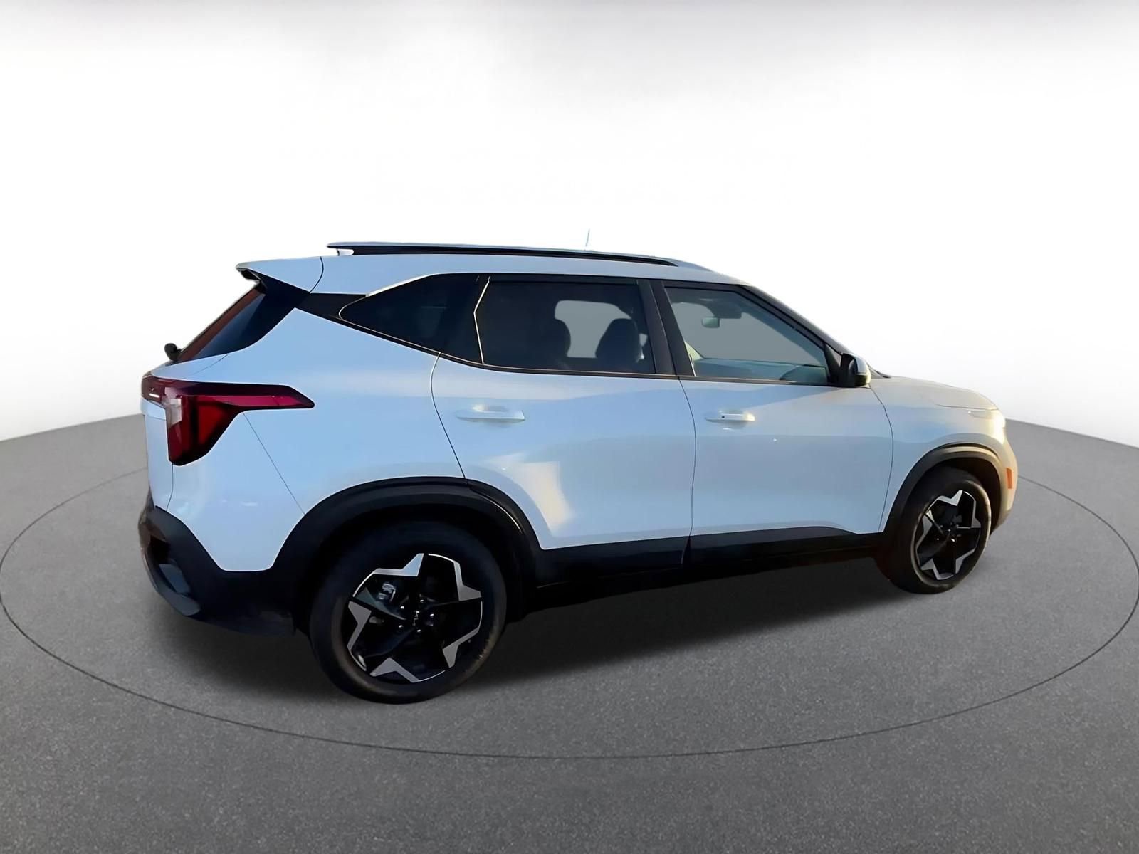 Used 2025 Kia Seltos S image 12