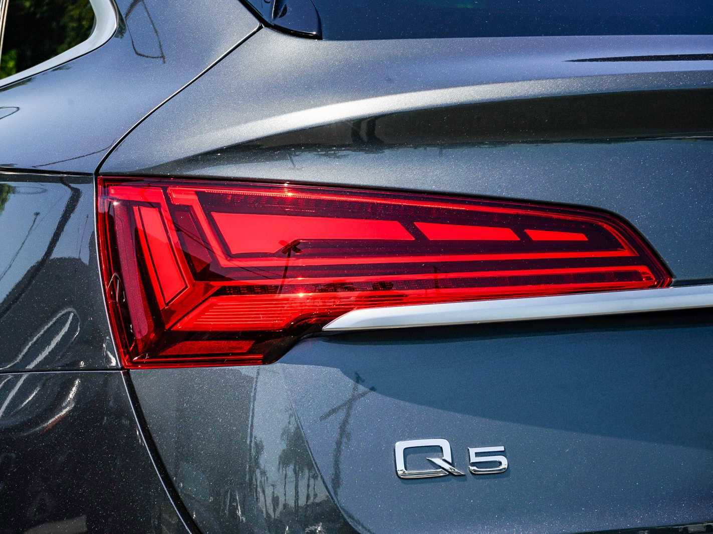 Used 2023 Audi Q5 2.0T Premium Plus w/ Premium Plus Package AWD/4WD image 9