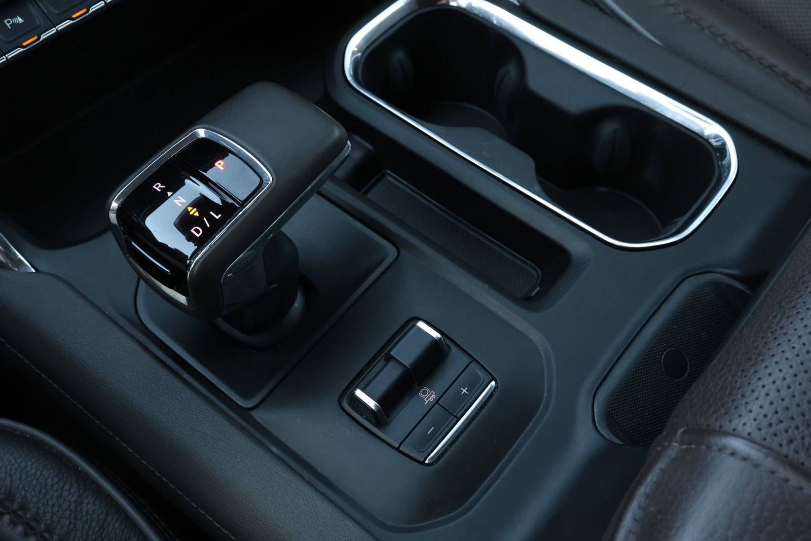 Used 2024 GMC Sierra 1500 Denali RWD image 25