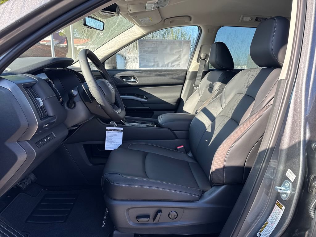 New 2026 Nissan Pathfinder SL w/ Cargo Package AWD/4WD image 10