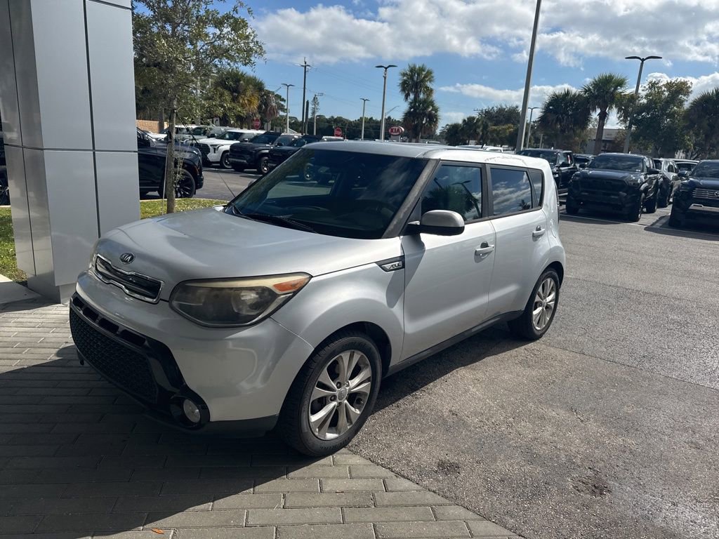 Used 2016 Kia Soul + image 2