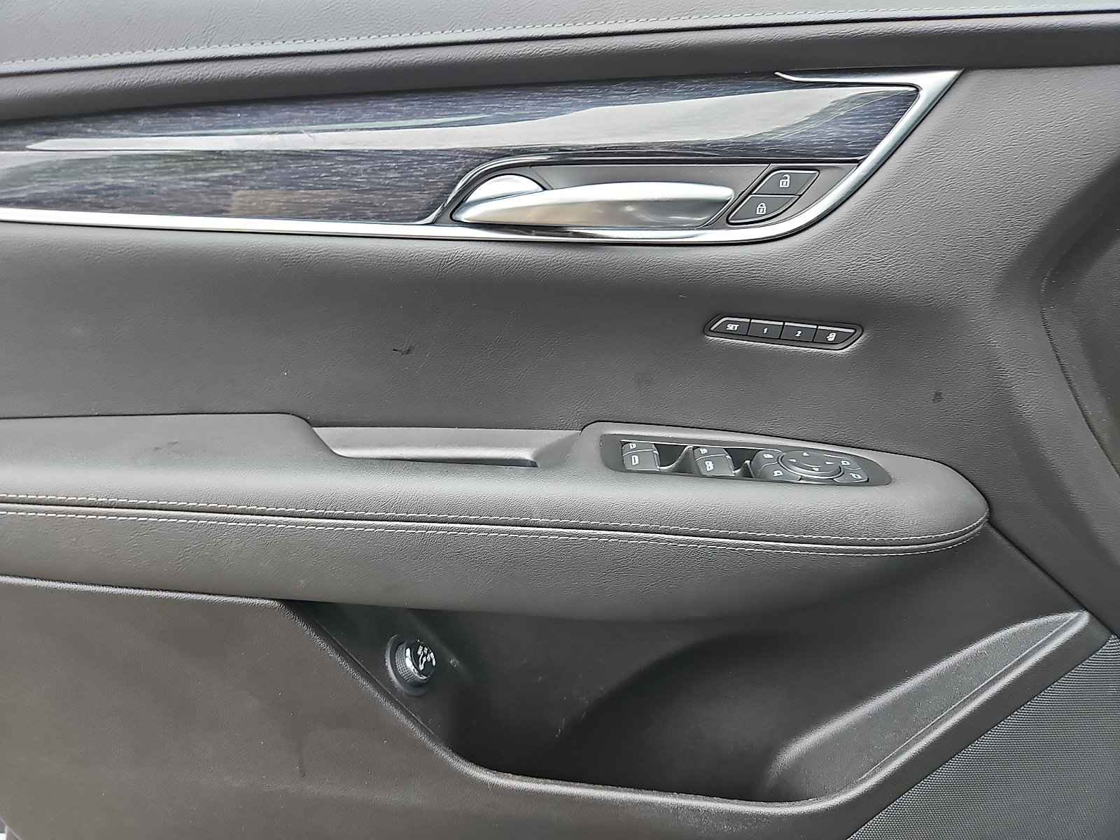 Used 2022 Cadillac XT5 Premium Luxury w/ Technology Package AWD/4WD image 12