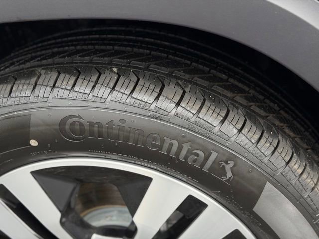 Used 2026 Mercedes-Benz GLB 250 4MATIC image 13