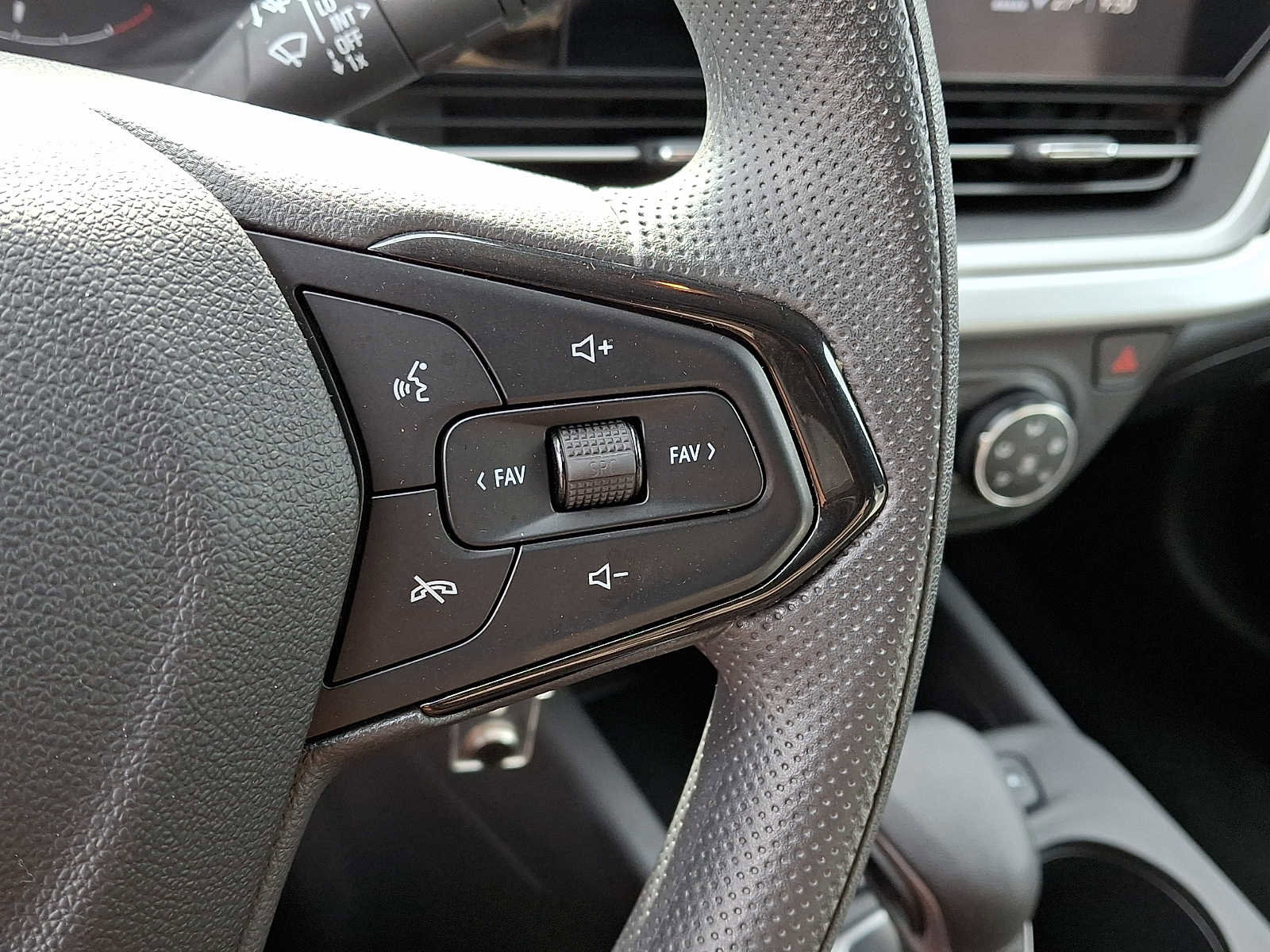 Used 2024 Chevrolet Trax LS image 21