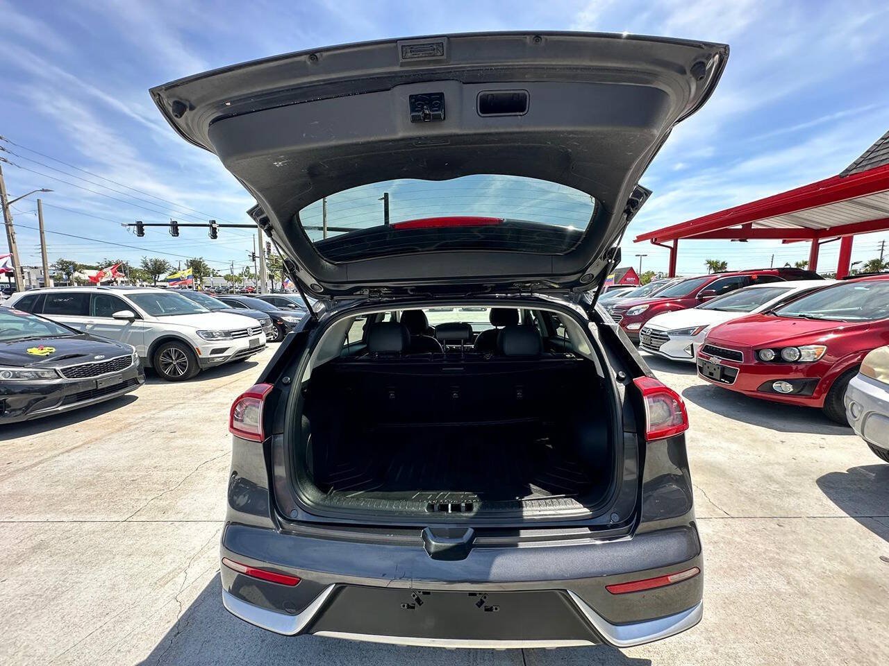 Used 2019 Kia Niro S Touring FWD image 12