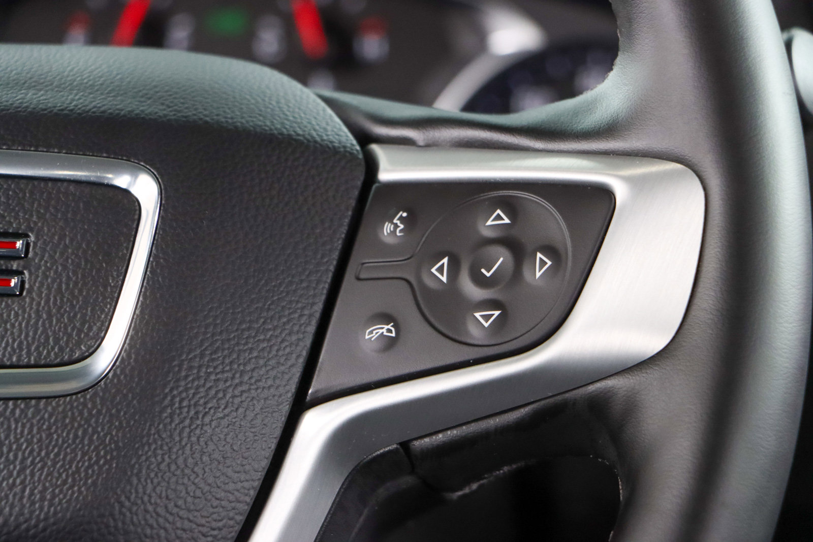 Used 2023 GMC Terrain SLT w/ Elevation Edition image 14