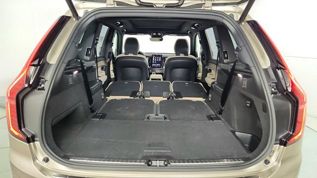New 2026 Volvo XC90 T8 Plus w/ Protection Package Premier AWD/4WD image 43