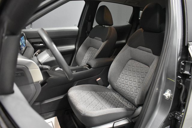 Certified 2026 Nissan Kicks SV w/ Cold Weather Package image 5