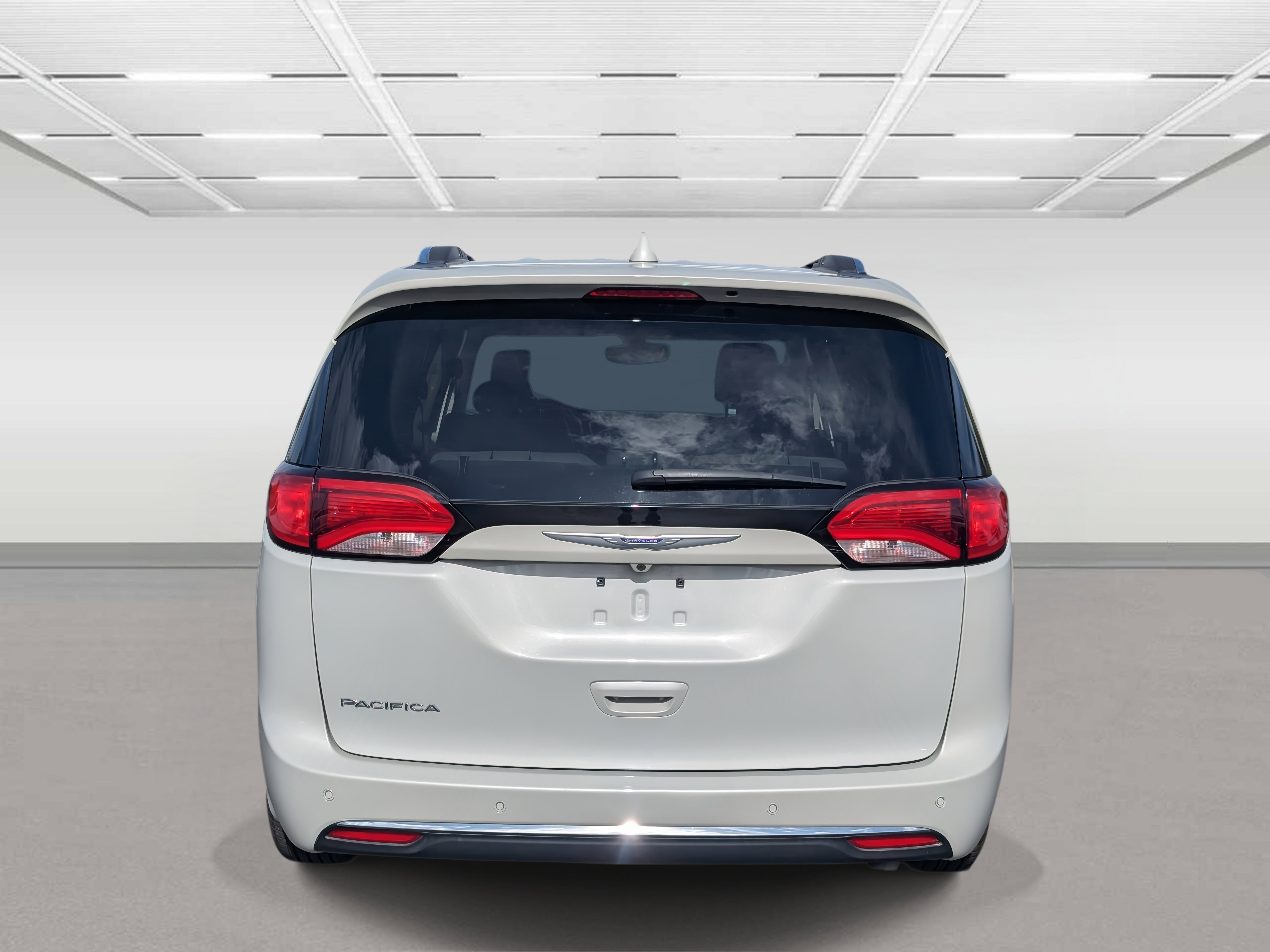 Used 2020 Chrysler Pacifica Touring-L Plus image 4