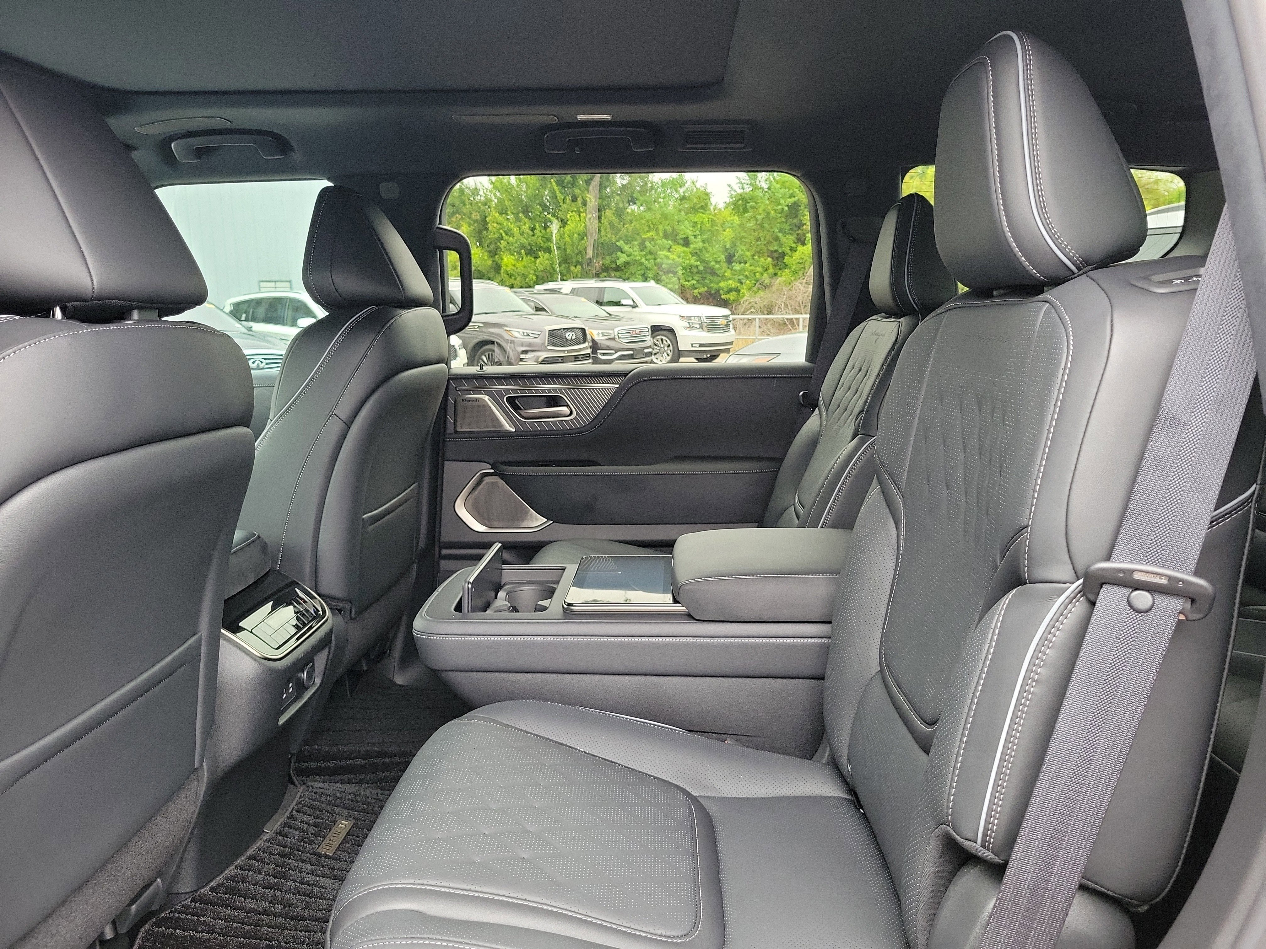 New 2026 INFINITI QX80 Autograph image 9