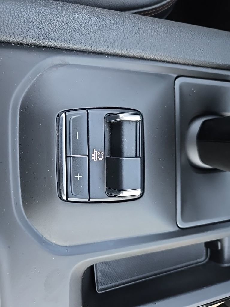 Used 2023 GMC Sierra 1500 AT4 w/ AT4 Premium Package AWD/4WD image 28