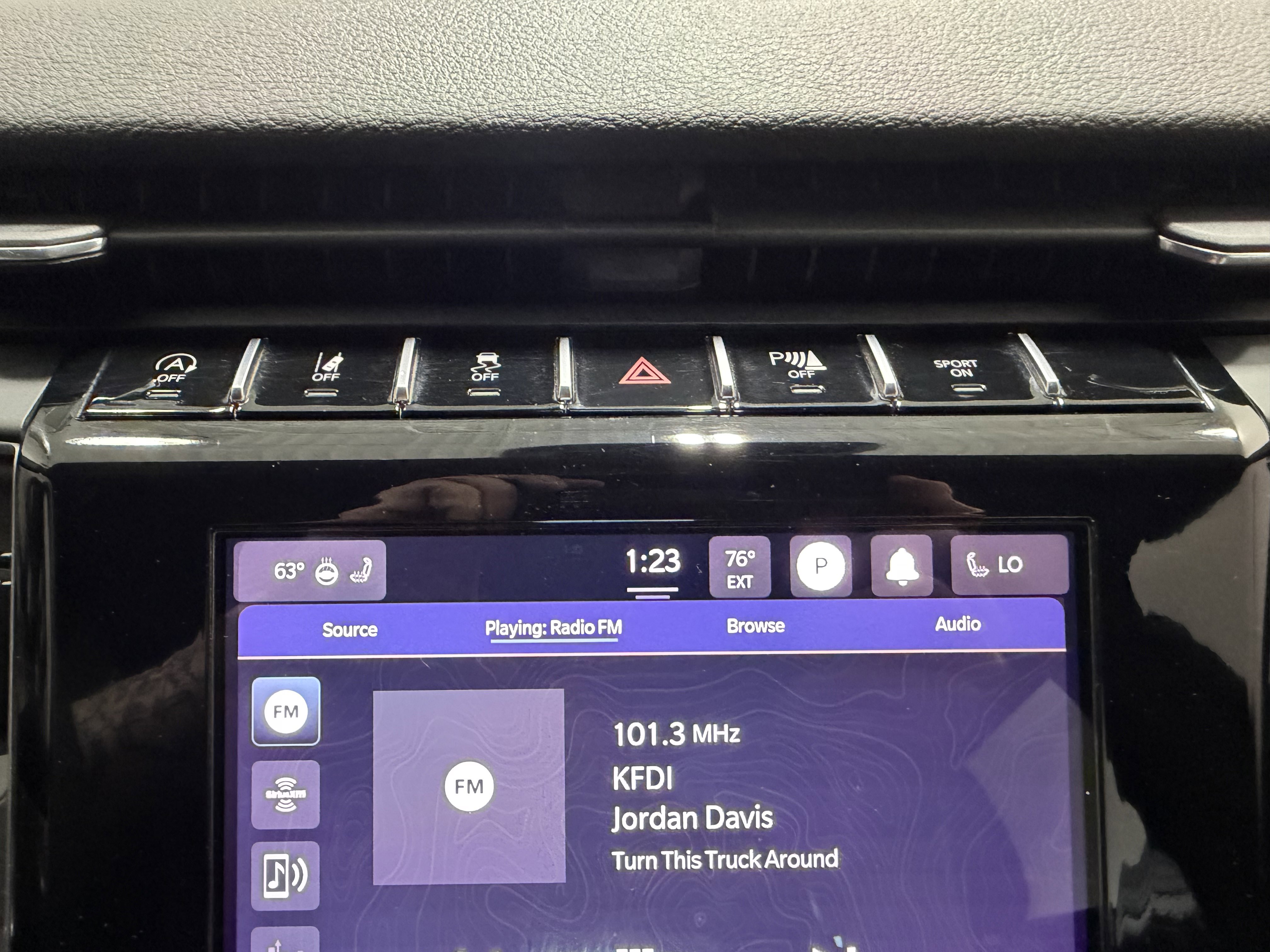 Used 2023 Jeep Grand Cherokee L Laredo image 16