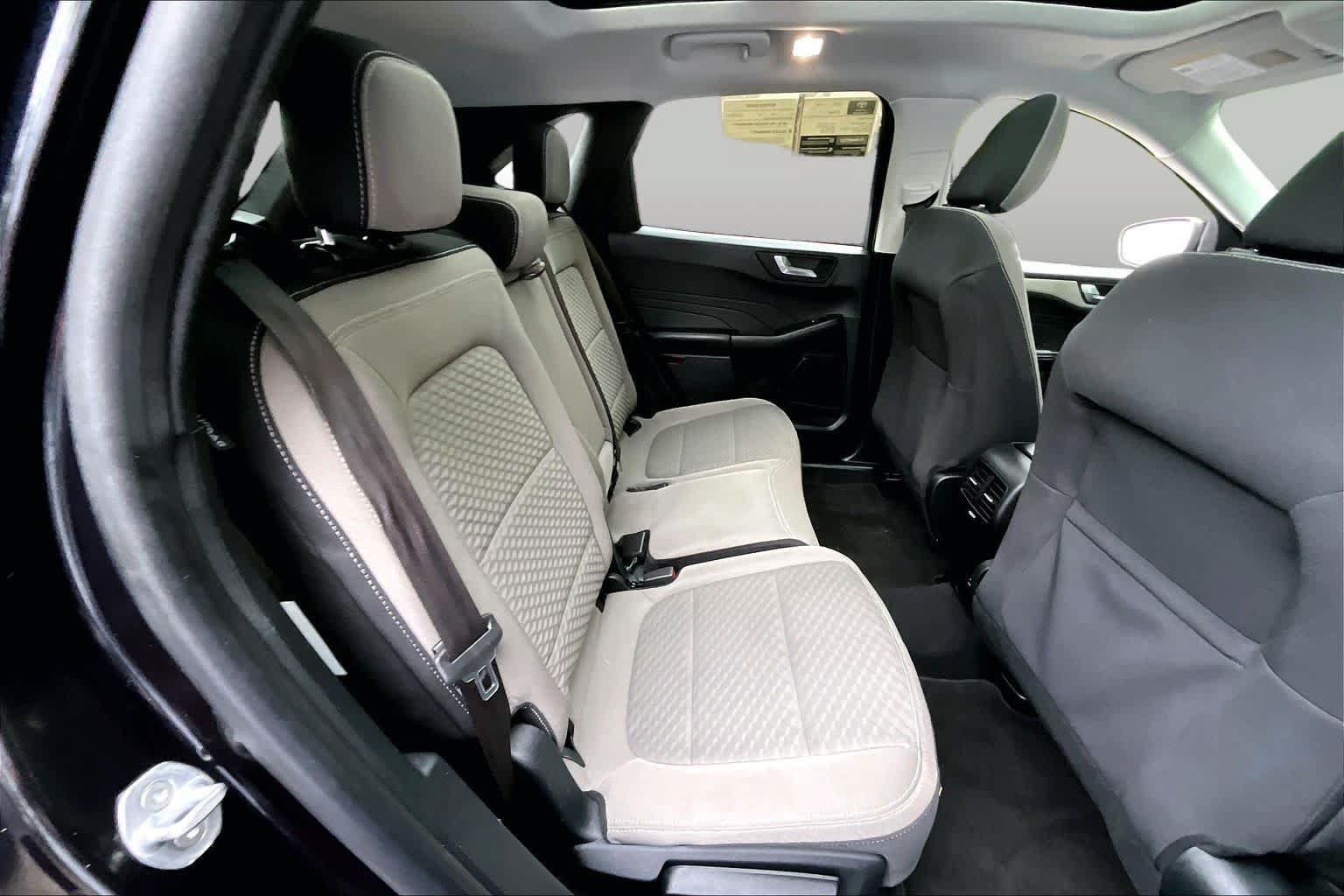 Used 2021 Ford Escape SE w/ SE Sport Appearance Package AWD/4WD image 19