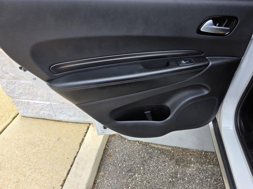 Used 2023 Dodge Durango SXT RWD image 31