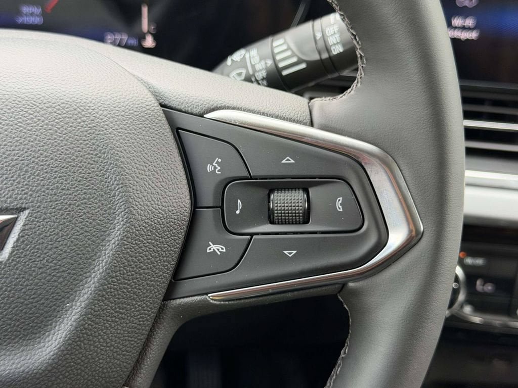 New 2026 Chevrolet Trax LT w/ Driver Confidence Package FWD image 10