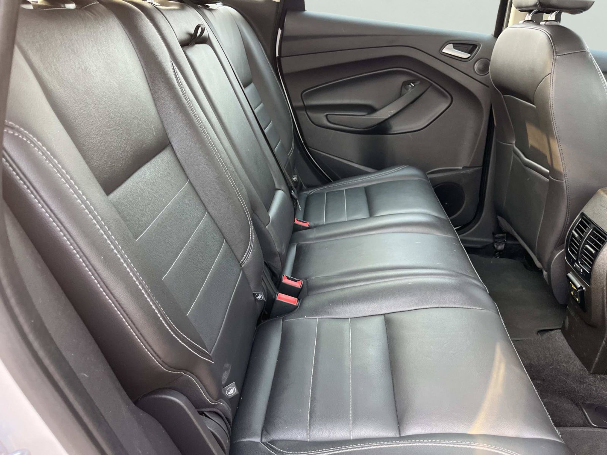 Used 2016 Ford C-MAX SEL w/ Equipment Group 302A FWD image 17