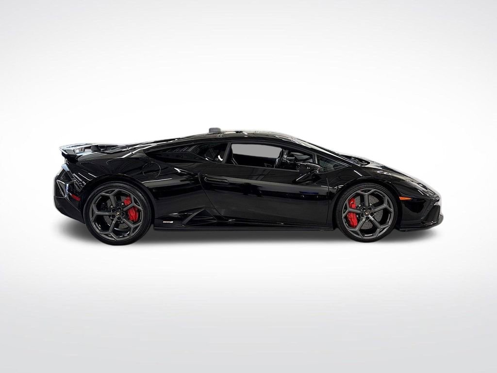 Used 2024 Lamborghini Huracan Tecnica image 5