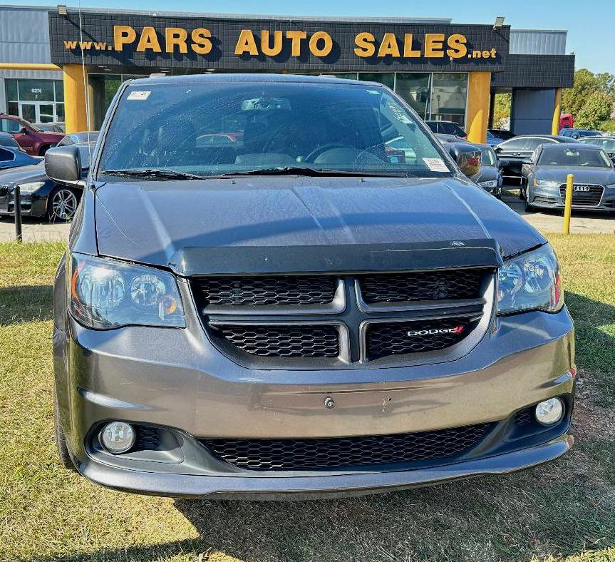 Used 2017 Dodge Grand Caravan GT image 4