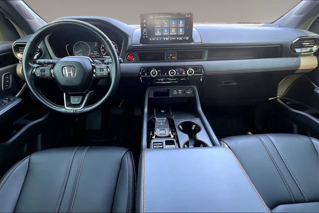 Used 2025 Honda Pilot TrailSport image 7