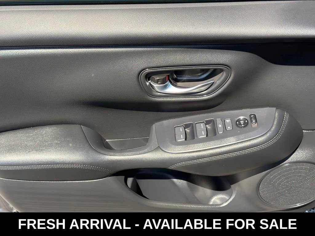 Used 2026 Honda HR-V LX image 8