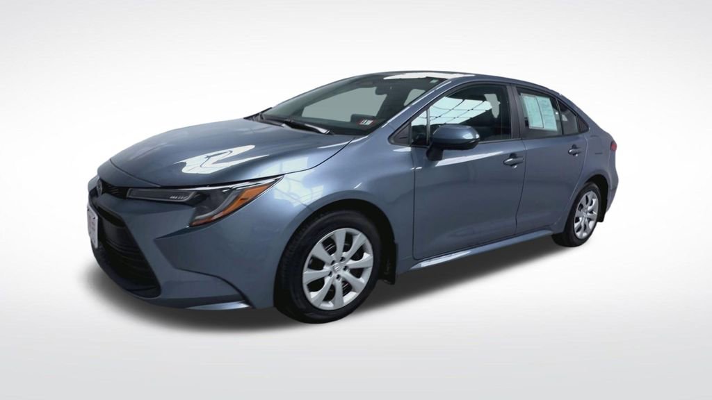 Certified 2025 Toyota Corolla LE image 18