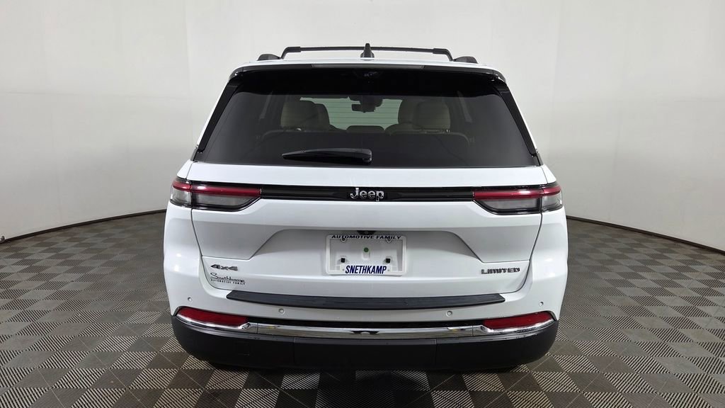 Used 2023 Jeep Grand Cherokee Limited w/ Luxury Tech Group II AWD/4WD image 8