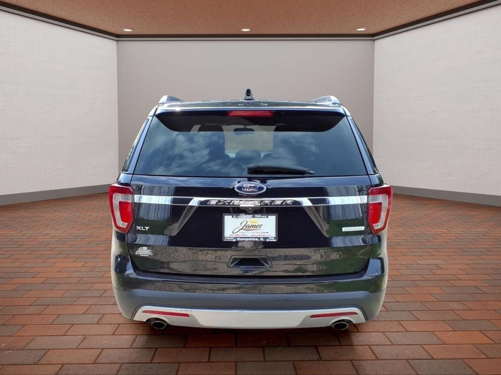 Used 2017 Ford Explorer XLT FWD image 6