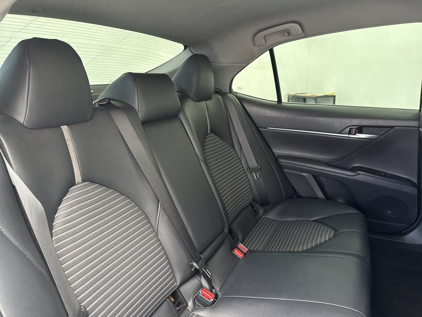 Used 2019 Toyota Camry SE FWD image 34