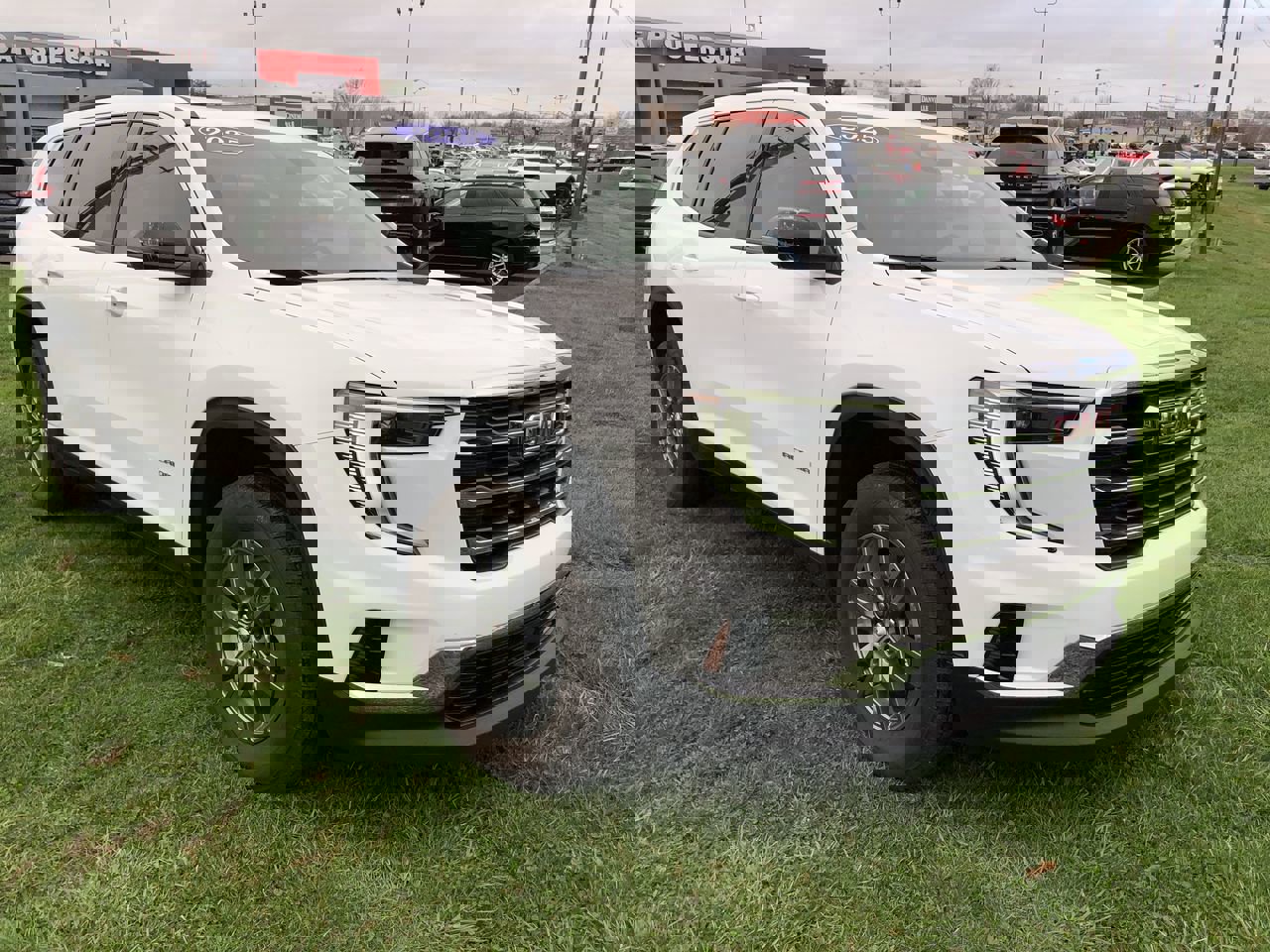 Used 2025 GMC Acadia Elevation image 7