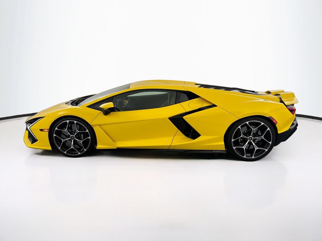Used 2024 Lamborghini Revuelto AWD/4WD image 8