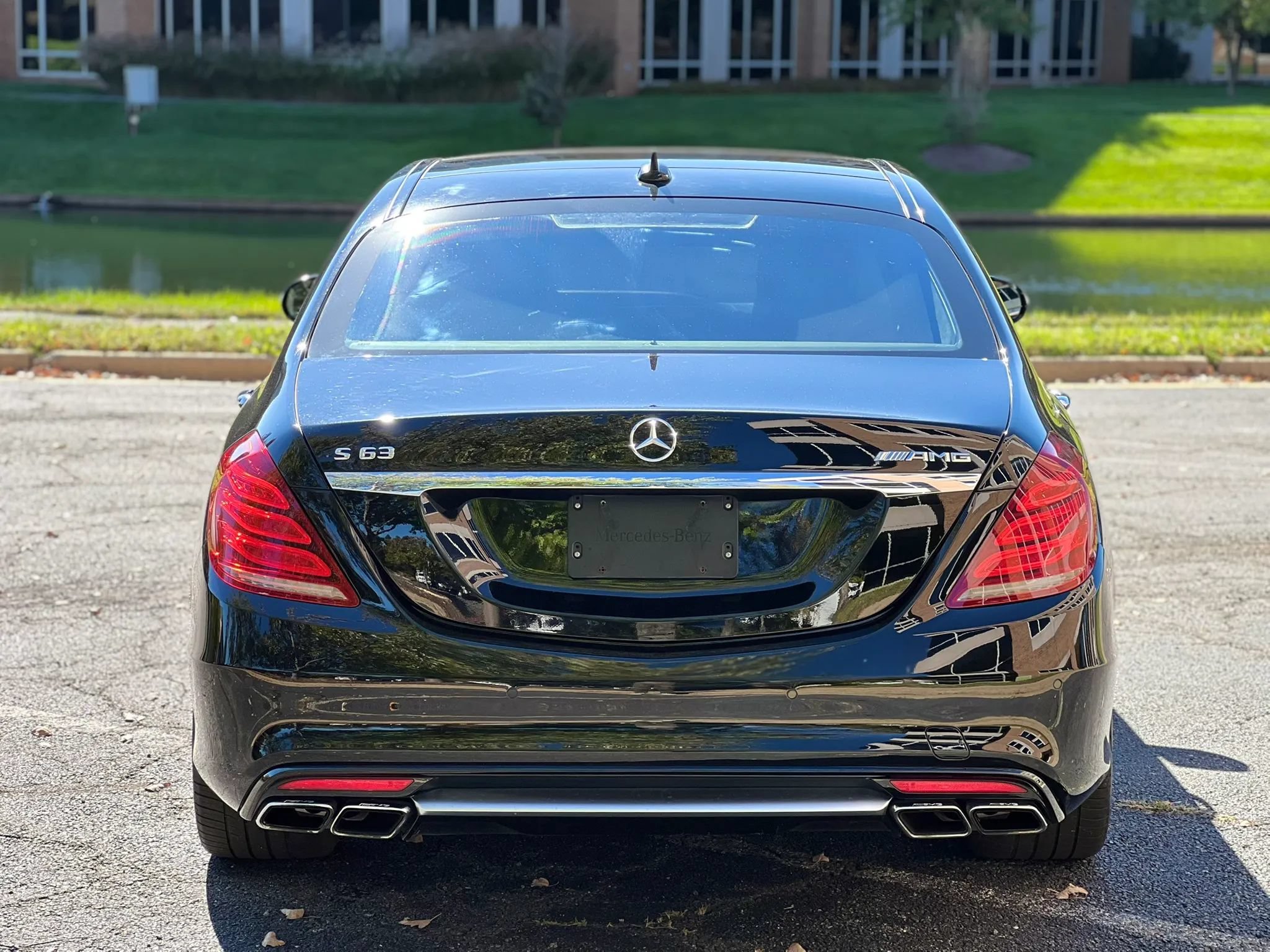 Used 2015 Mercedes-Benz S 63 AMG 4MATIC Sedan image 4