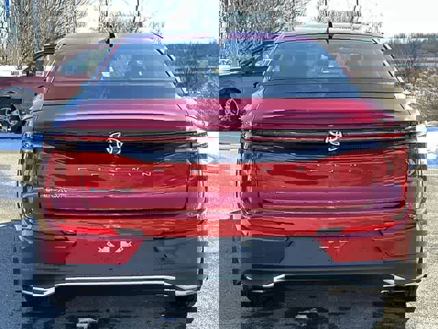 New 2025 Toyota Crown XLE image 4