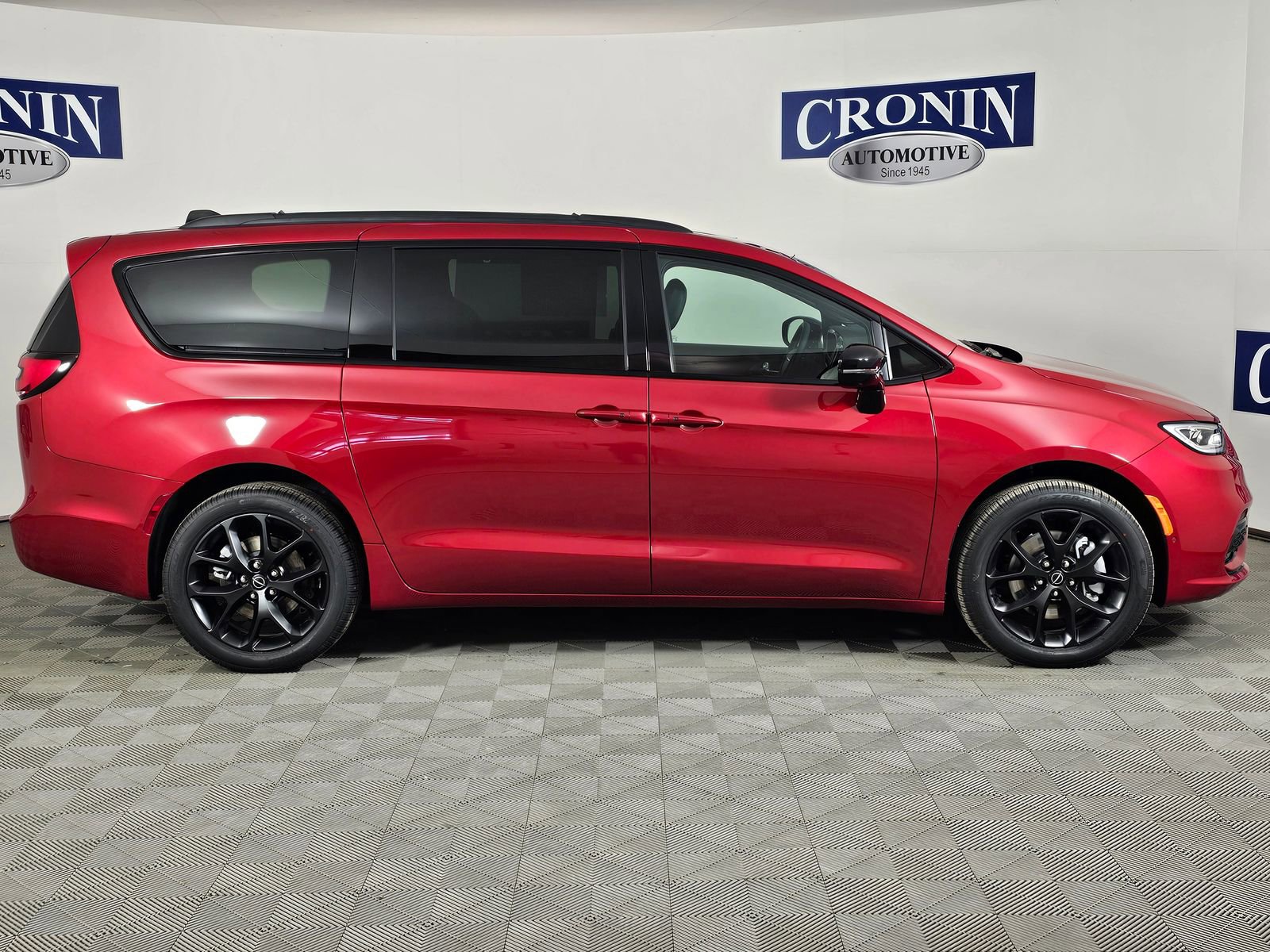 New 2026 Chrysler Pacifica Select w/ S Appearance Package AWD/4WD image 5